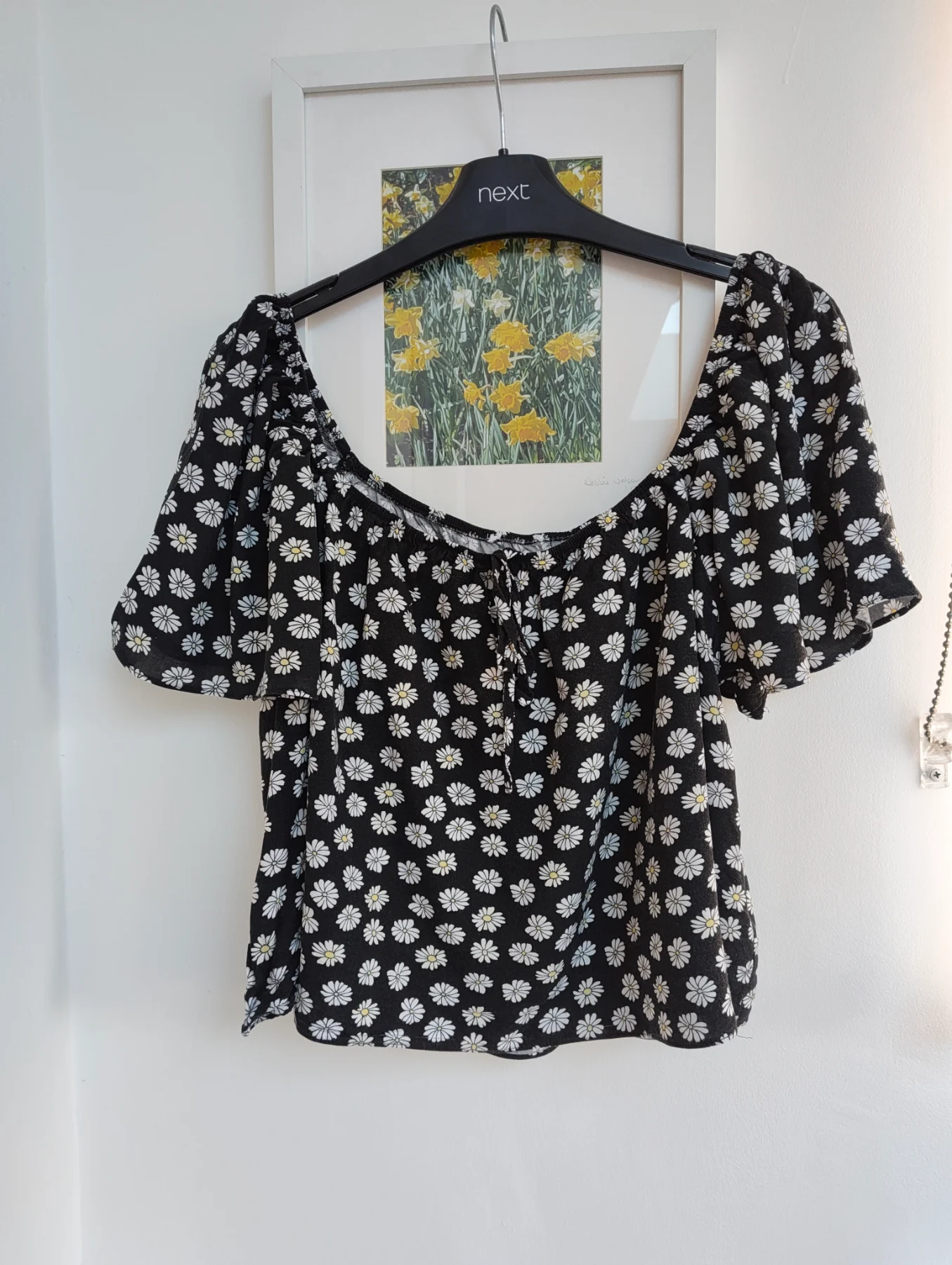 Primark Black Daisy Print Cropped Off the Shoulder Top Size 18
