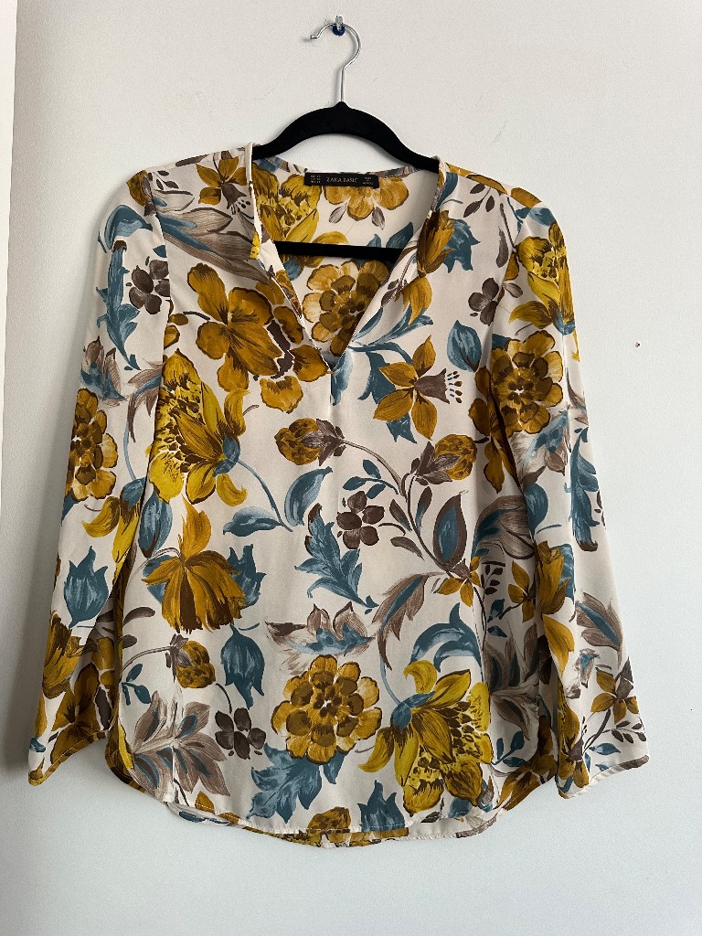 Zara Basic Floral V-Neck Long Sleeve Blouse - Size XS