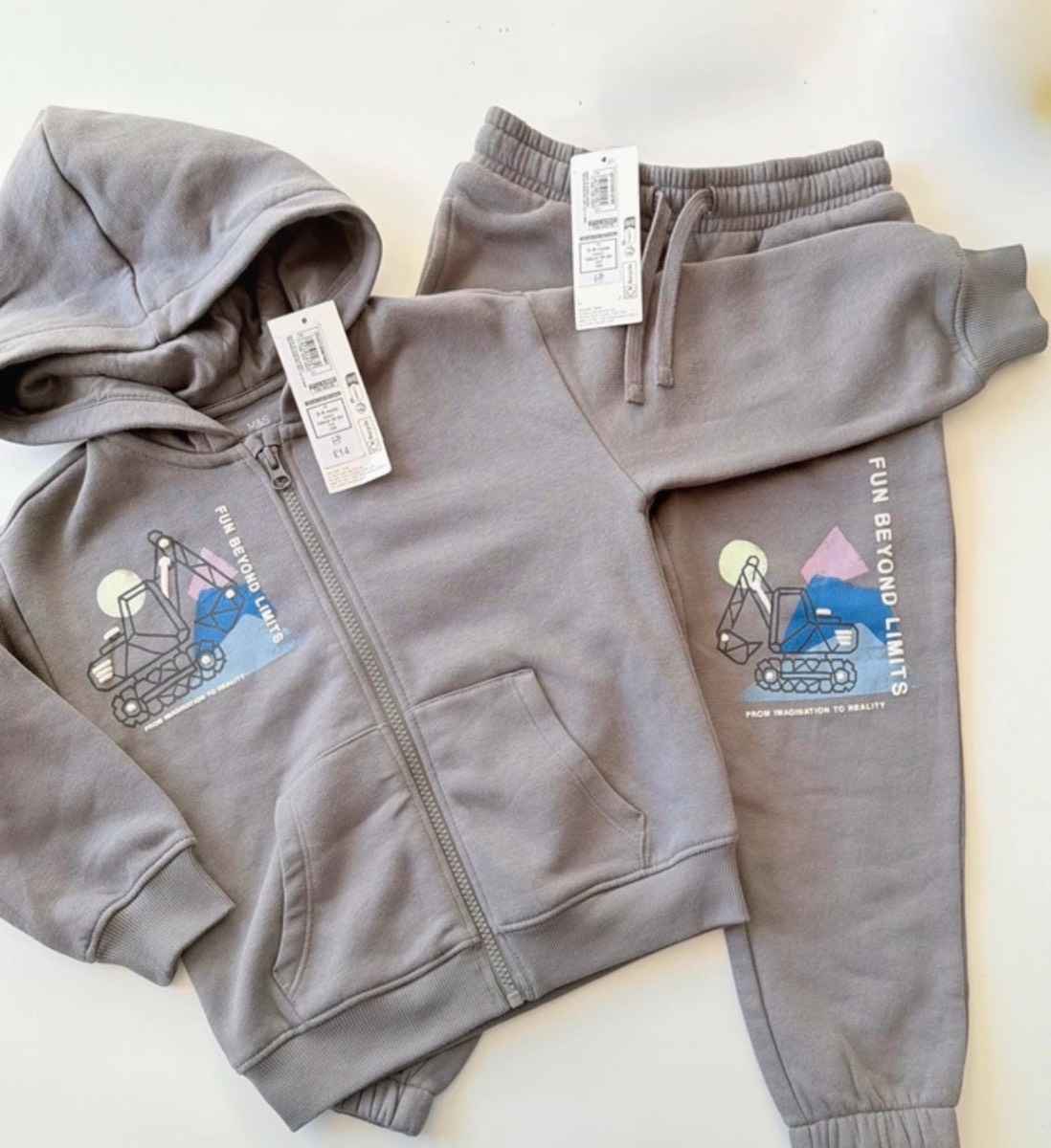 M&S Boys hoodie and joggers set 3-4 years