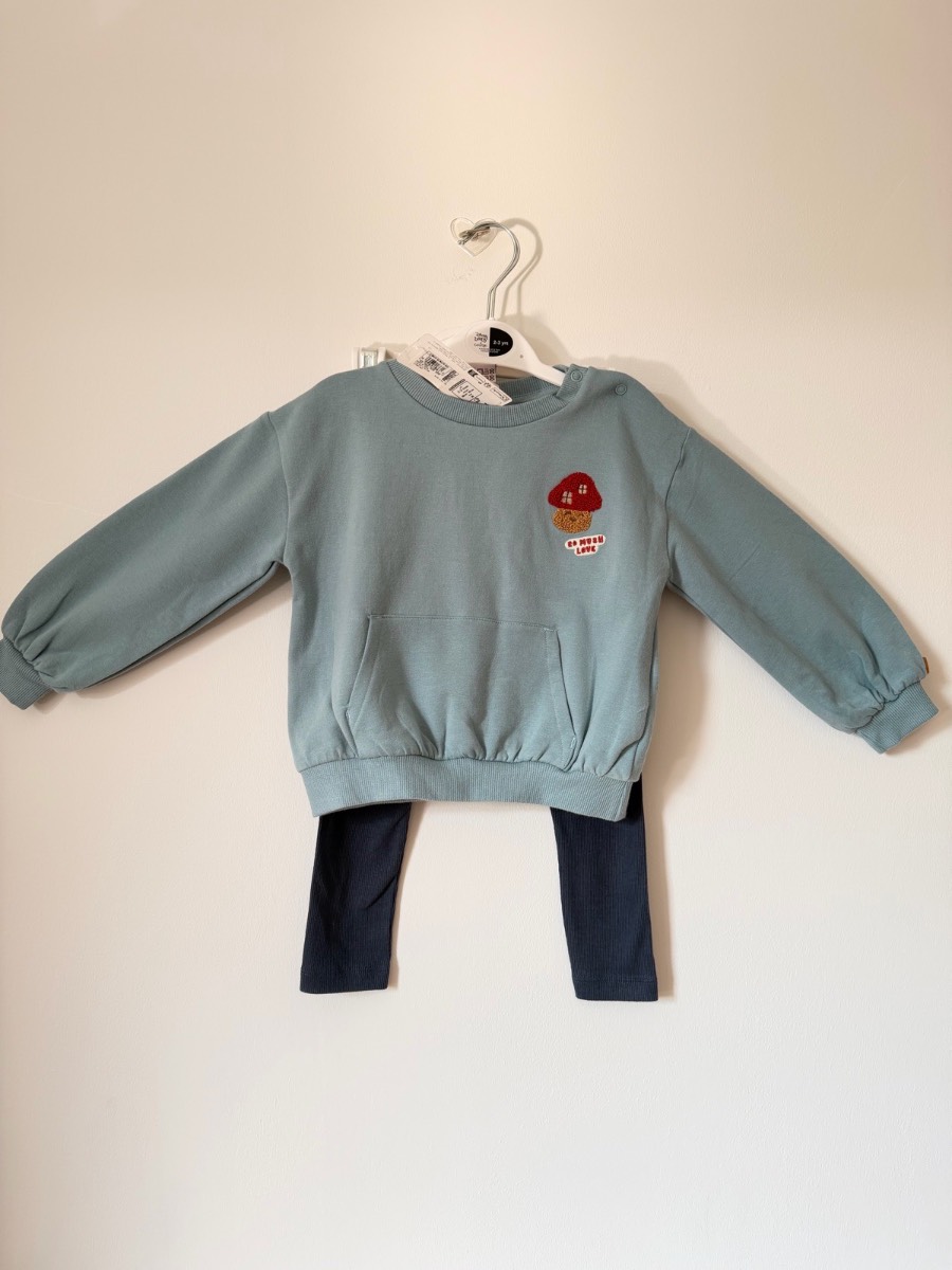 M&S boys sweat shirt and leggings 2-3 years RRP £18