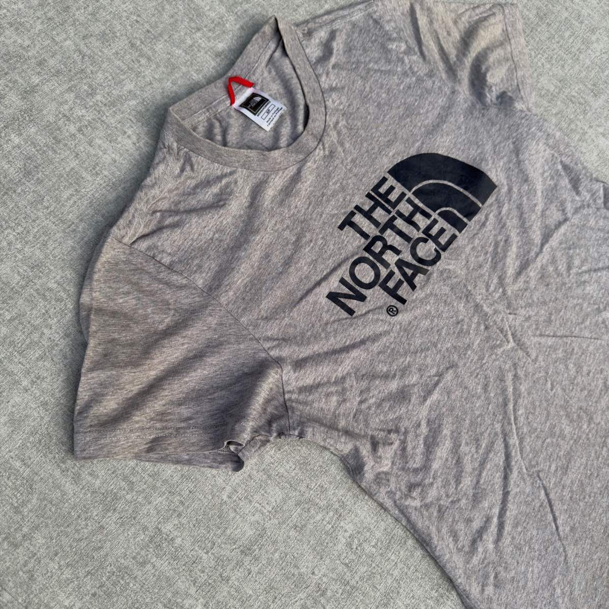 The North Face Men’s Grey Logo T-Shirt Size Small Great Condition