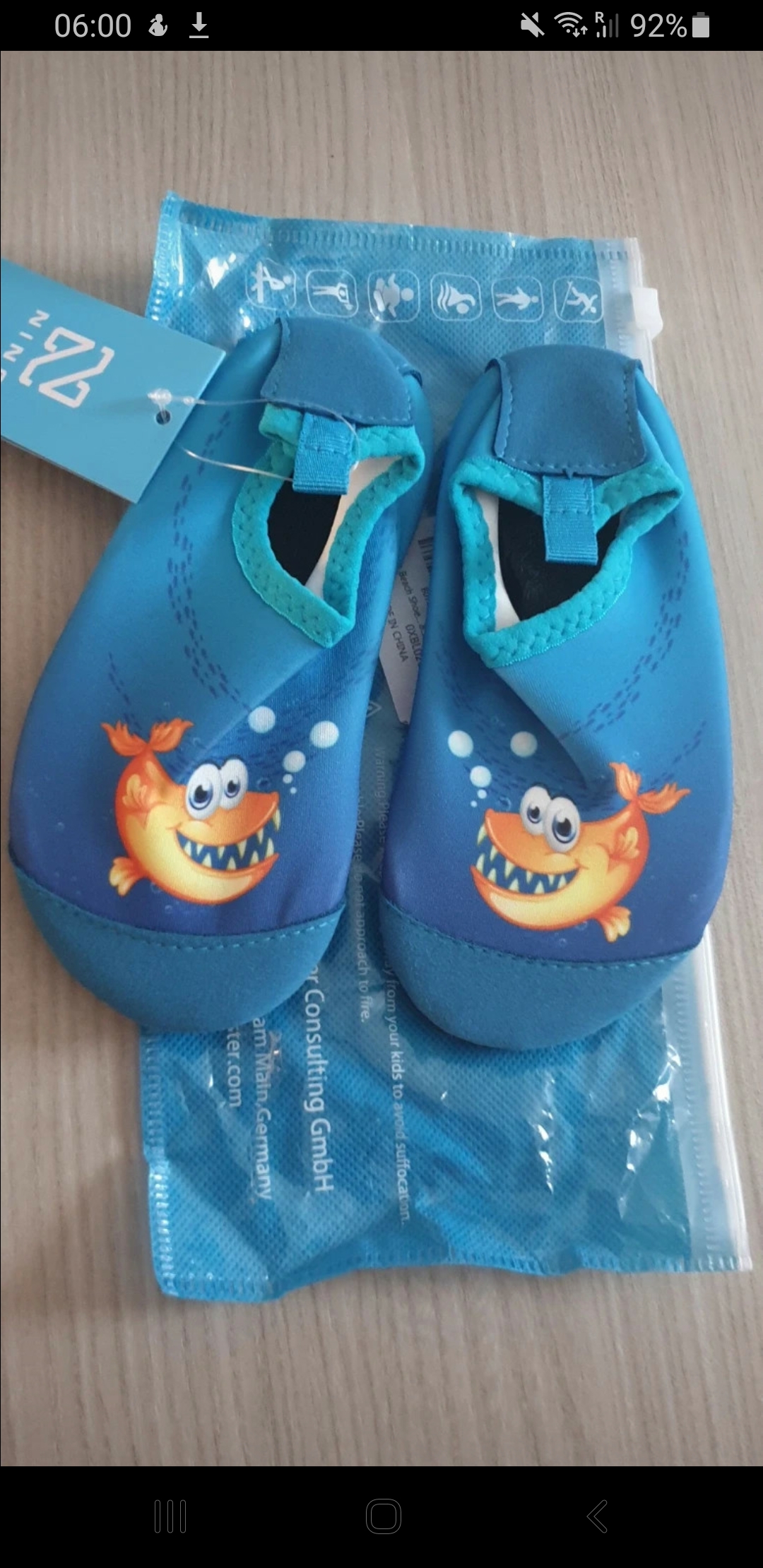 Kids beach water shoes size UK 8.5 to 9