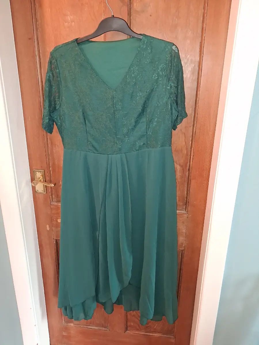 Emerald green lace flowy dress size XL