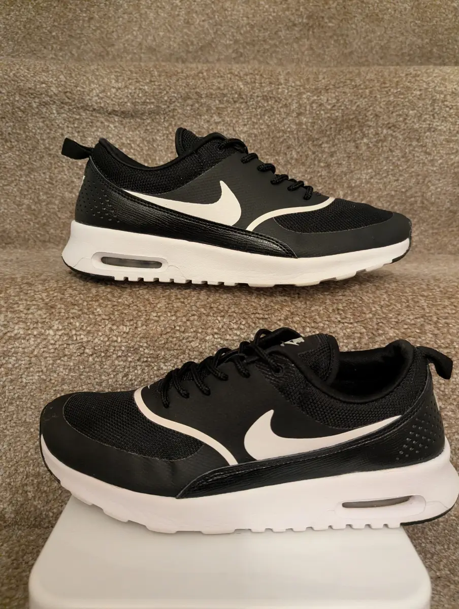 Nike Air Max Thea Black & White Size 6 Good Condition
