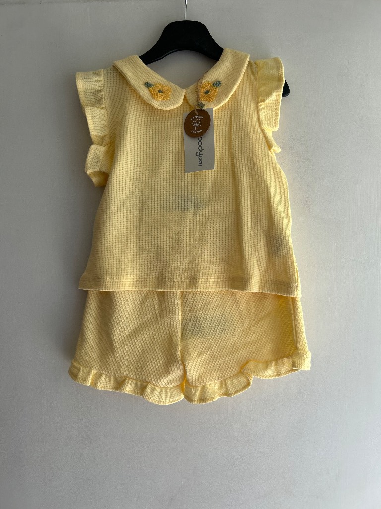 Girls Yellow Floral Collar Summer Shorts And T-Shirt Set- 2-3 Years.
