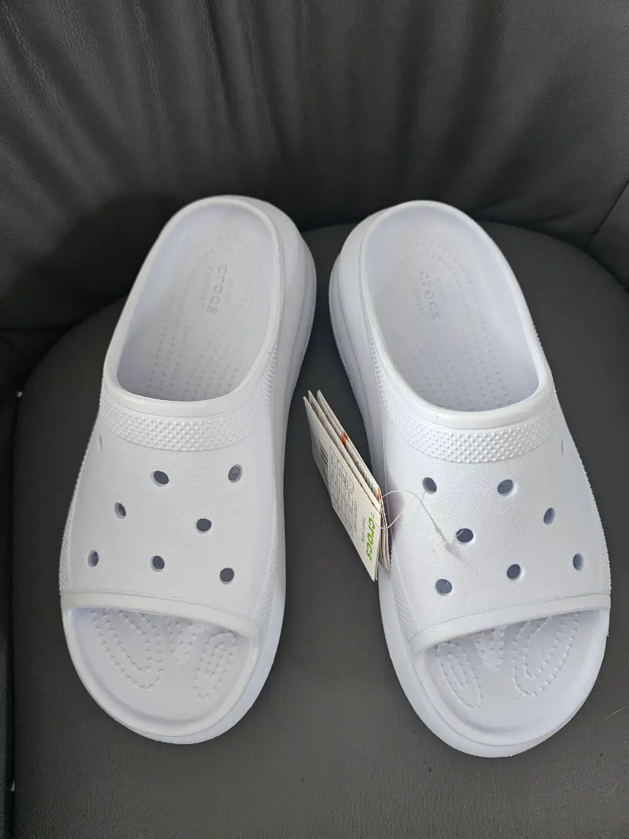Crocs ladies slippers size 6,5