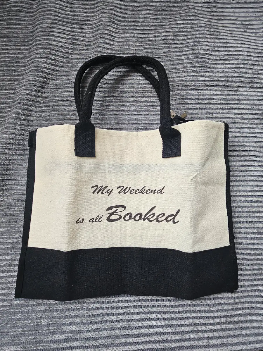 Ladies canvas tote bag with zip