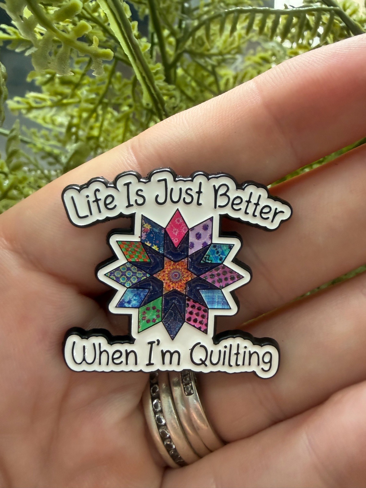Life is better when i’am quilting enamel pin badge