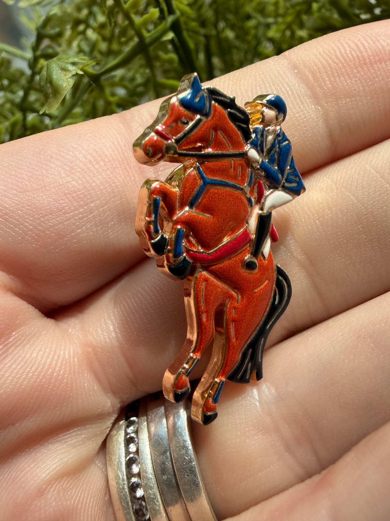 Horse jumping enamel pin badge brooch