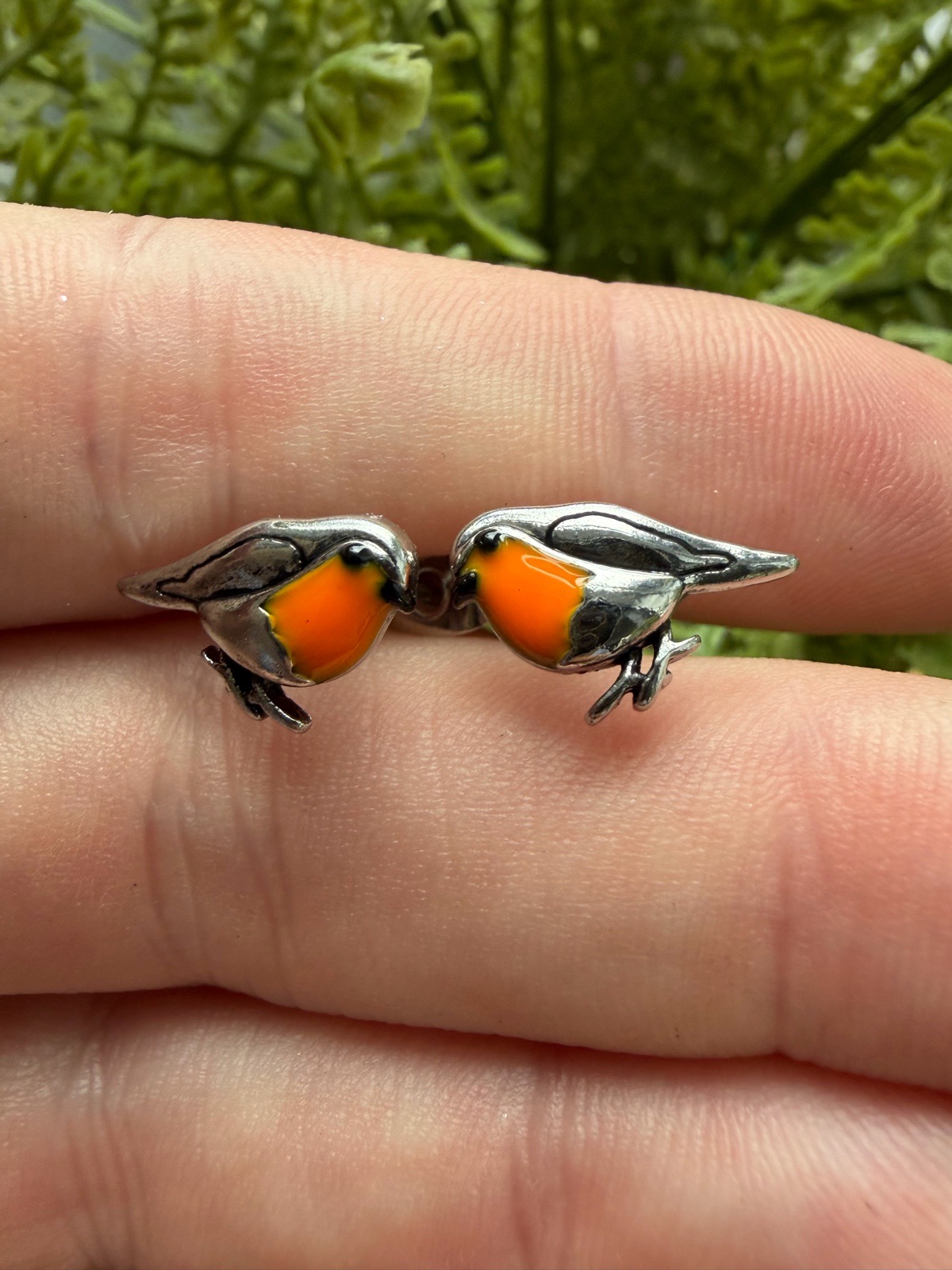Cute metal robin earrings