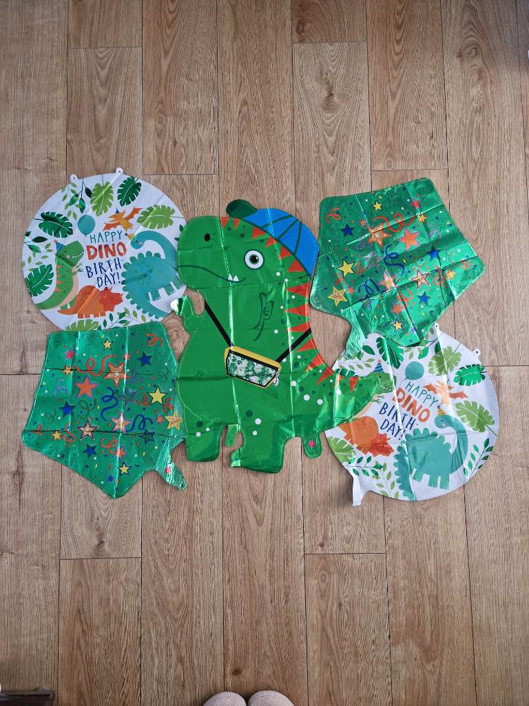 Dinosaur birthday party balloons. Dino party decorations