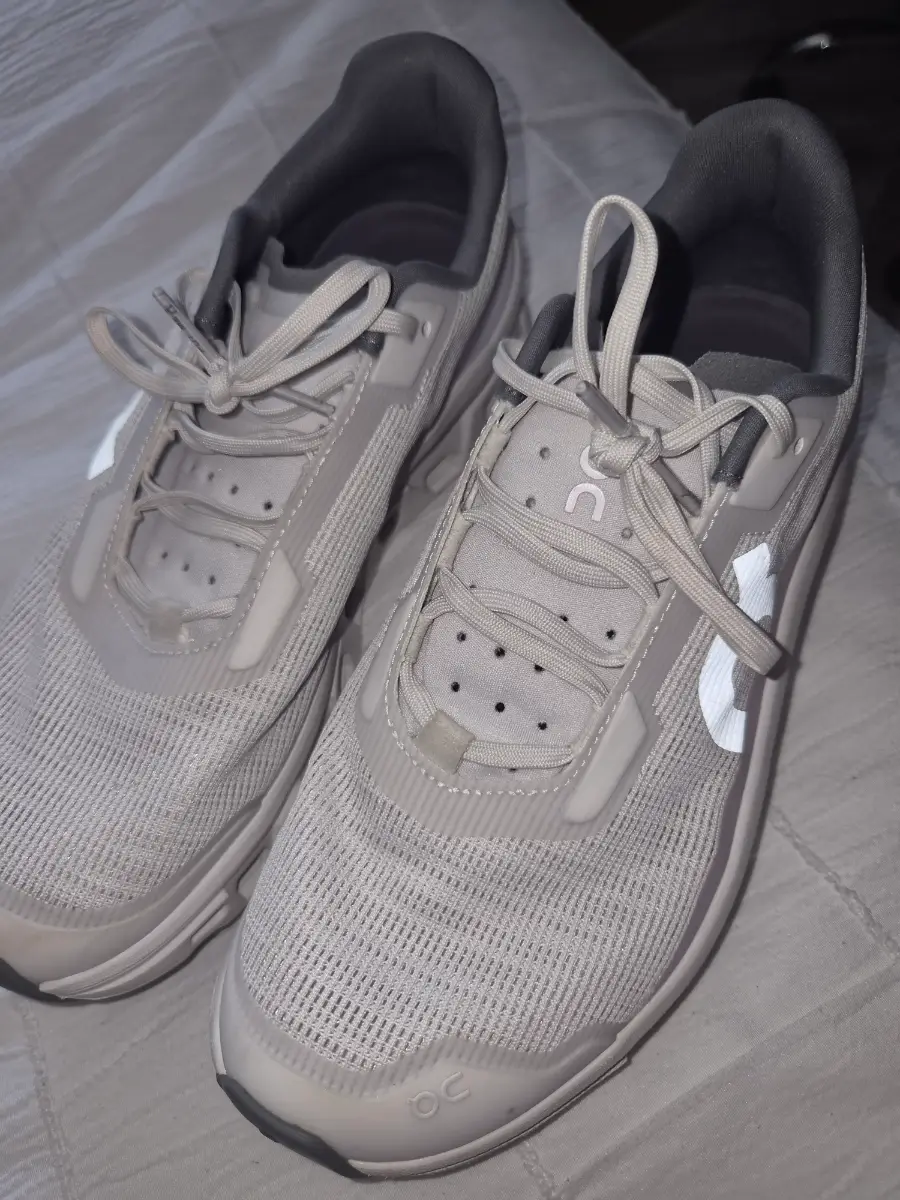 On Cloud Monster Void trainers size 7