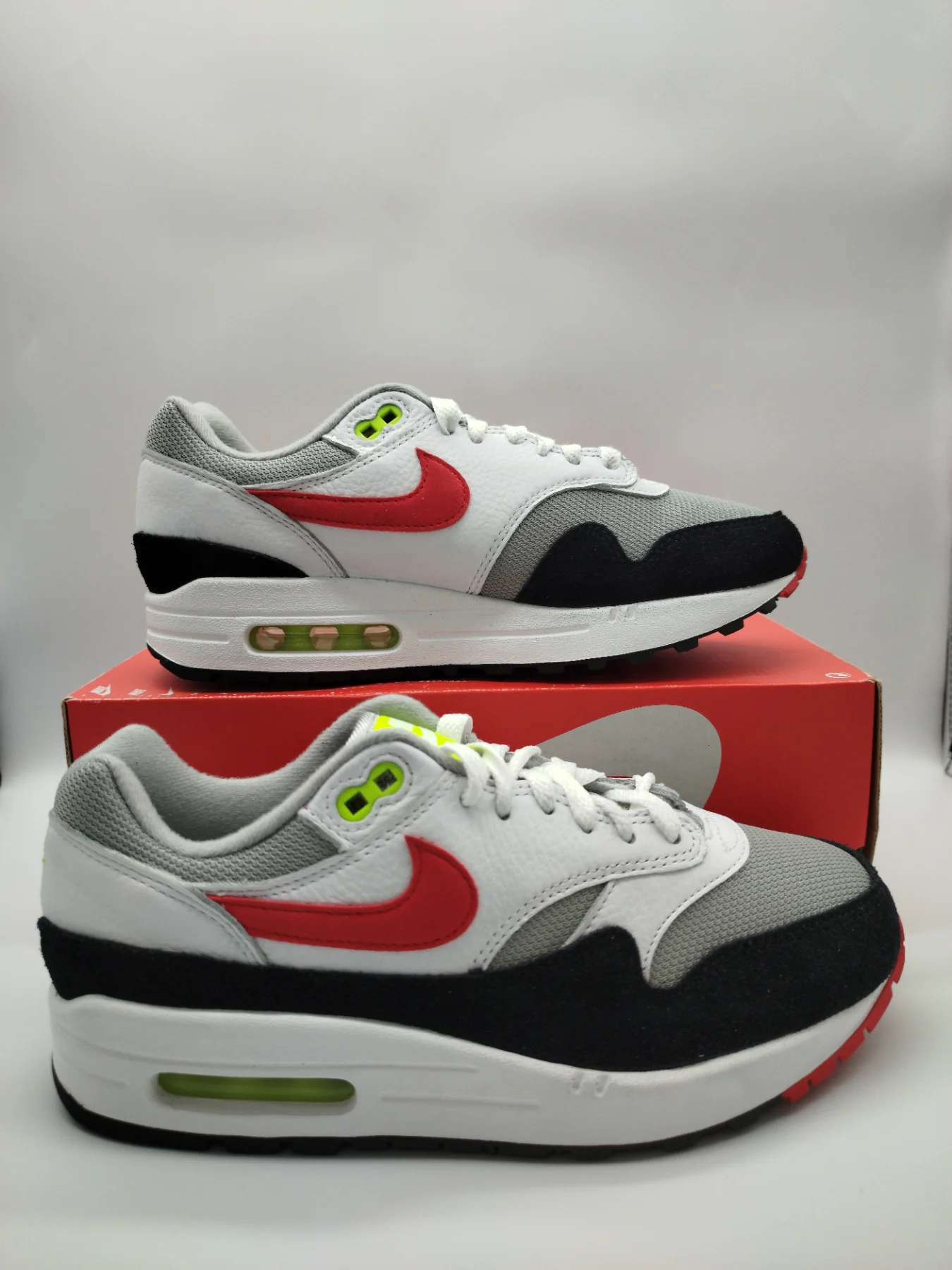 Nike Air Max 1 Trainers UK 5.5 EU 38.5 White Red Black HF0105100 NEW