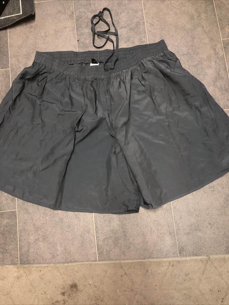 Ladies 3 XL Shorts In Slate Grey BNWOT
