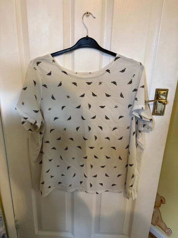 Bee Print Top - size 22 - M&S
