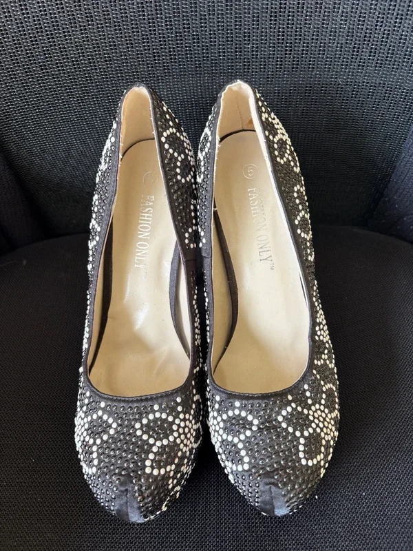 Gorgeous Beaded Heels size 5