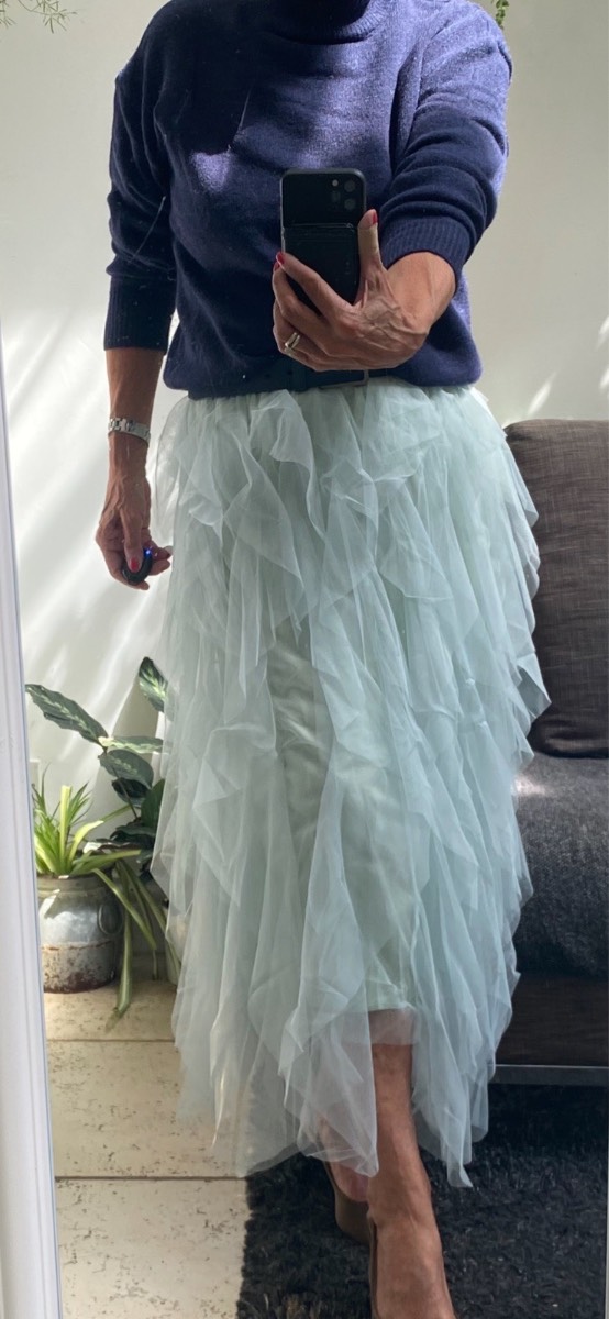 Net midi skirt pale green size 8 or 10 VGC