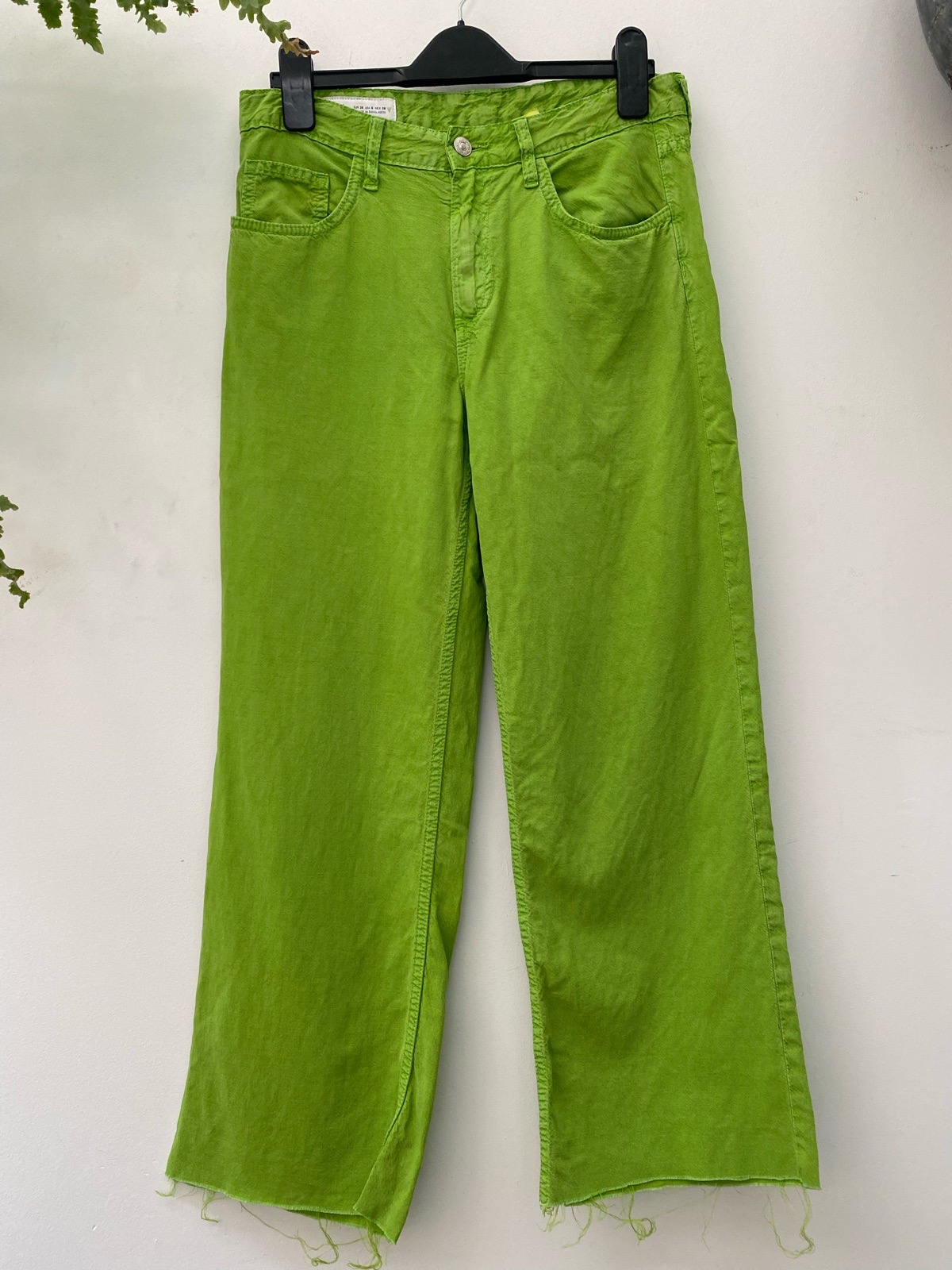Zara zesty green crop trousers, straight leg, raw hem size 10 VGC