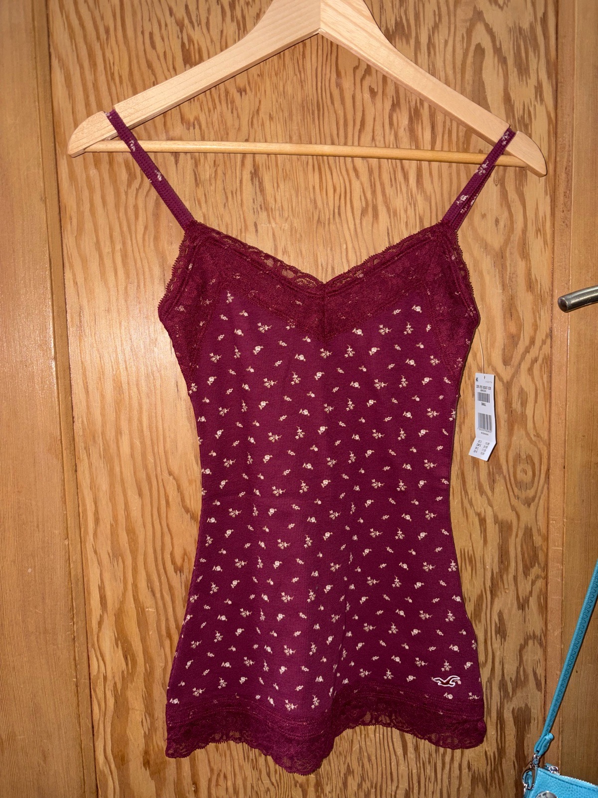 Burgundy floral lace cami hollister