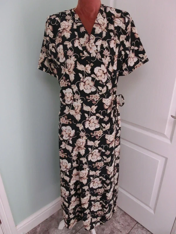 I.Q Black and Beige Floral Maxi Dress Size 14
