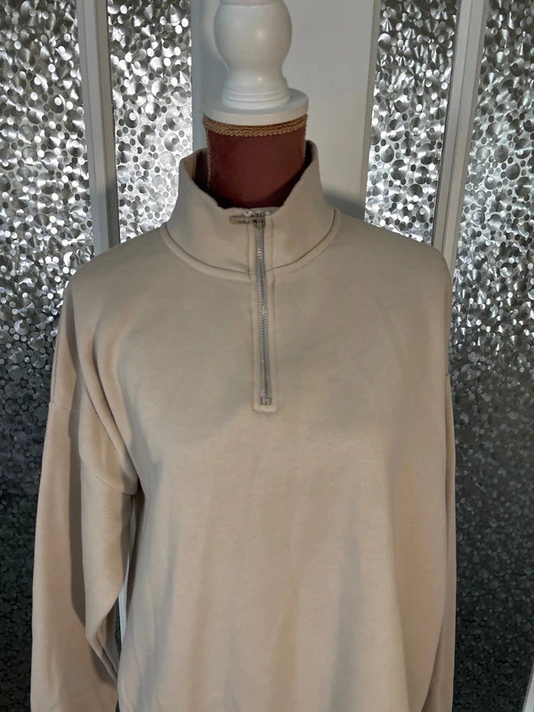 PrettyLittleThing Pasta and Wine Club Cream Jumper Size M