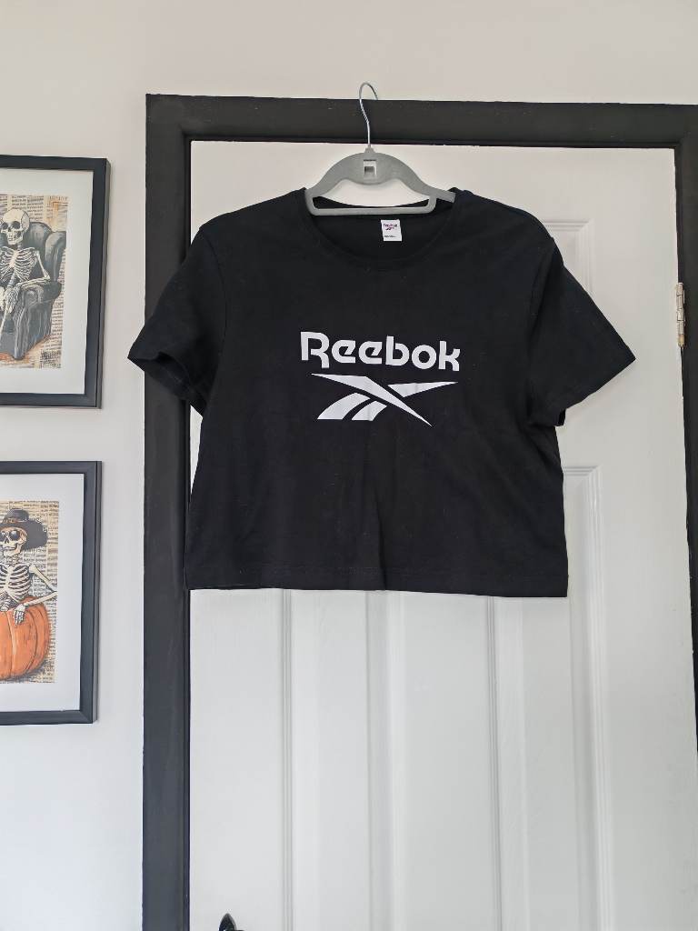 reebok black short sleeve crop top