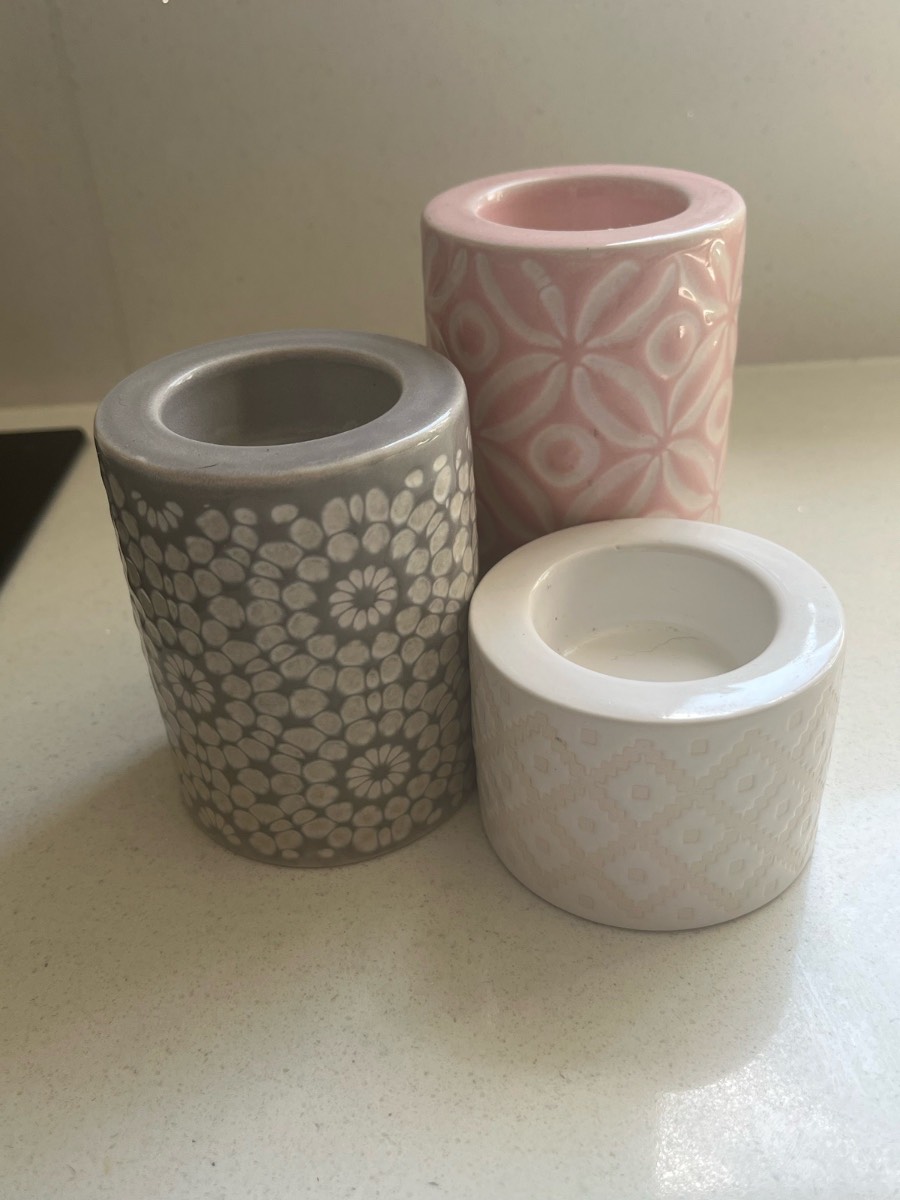 Set of 3 textured ceramic candle holders