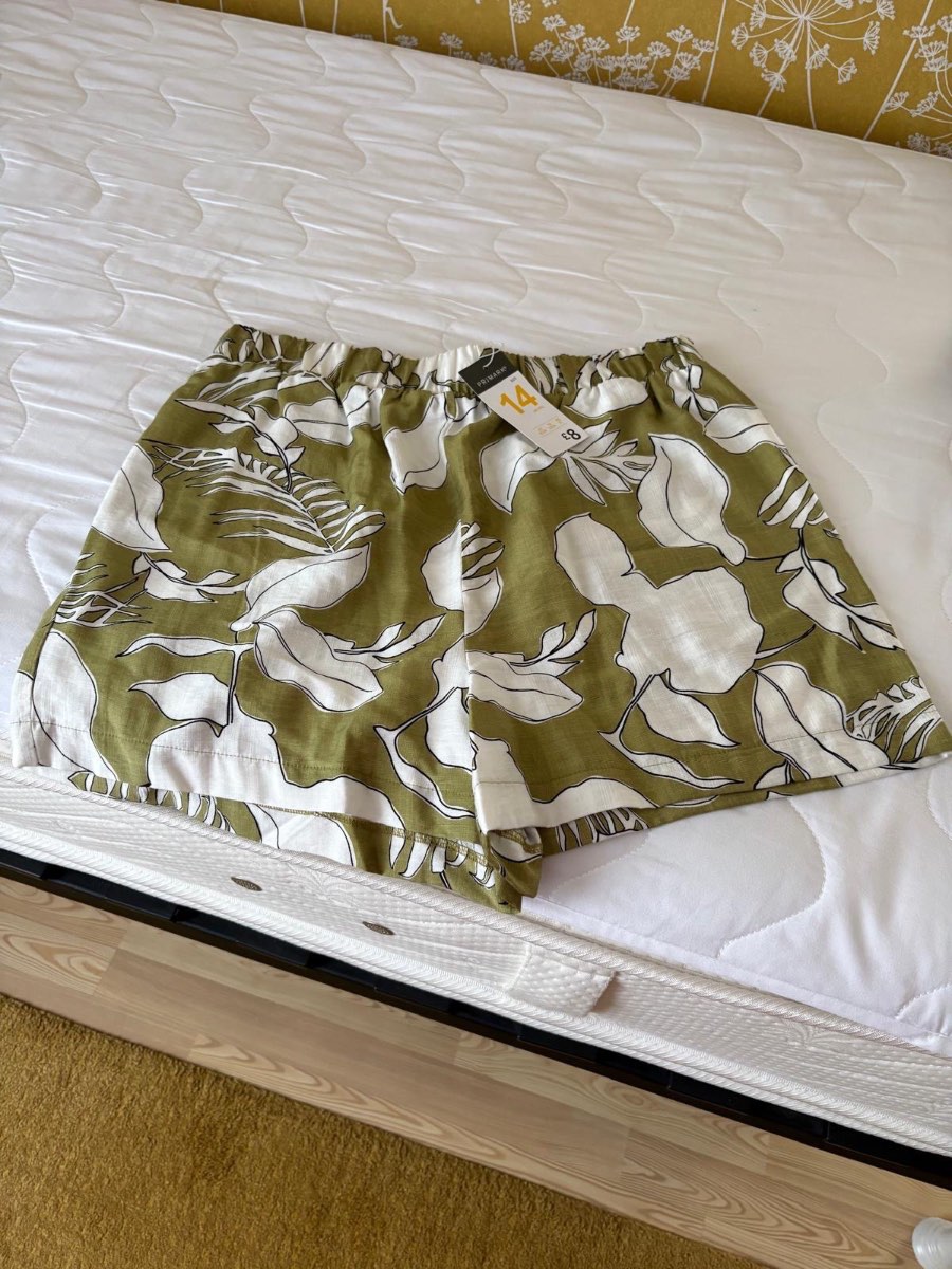 Primark Olive Green featuring a leaf design Size 14