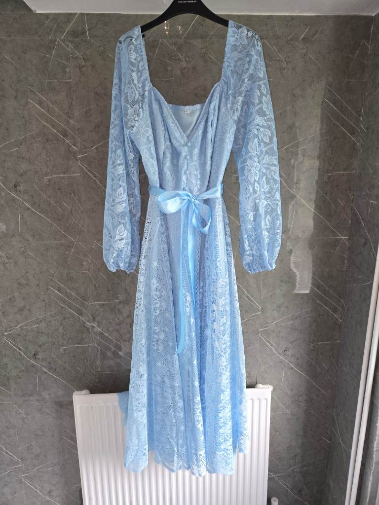 Size 12/14 bnwt dress