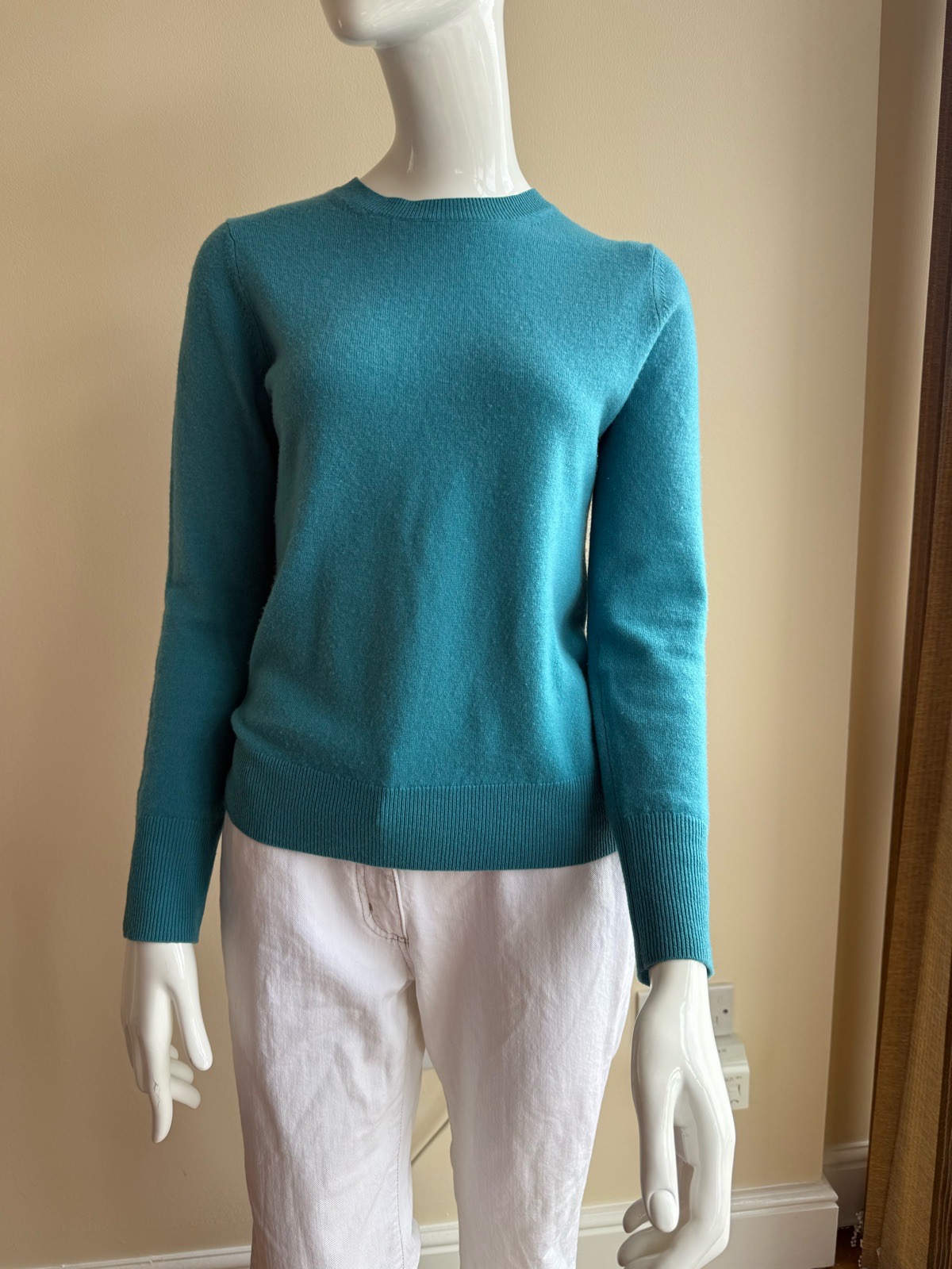 Uniqlo cashmere crew neck jumper