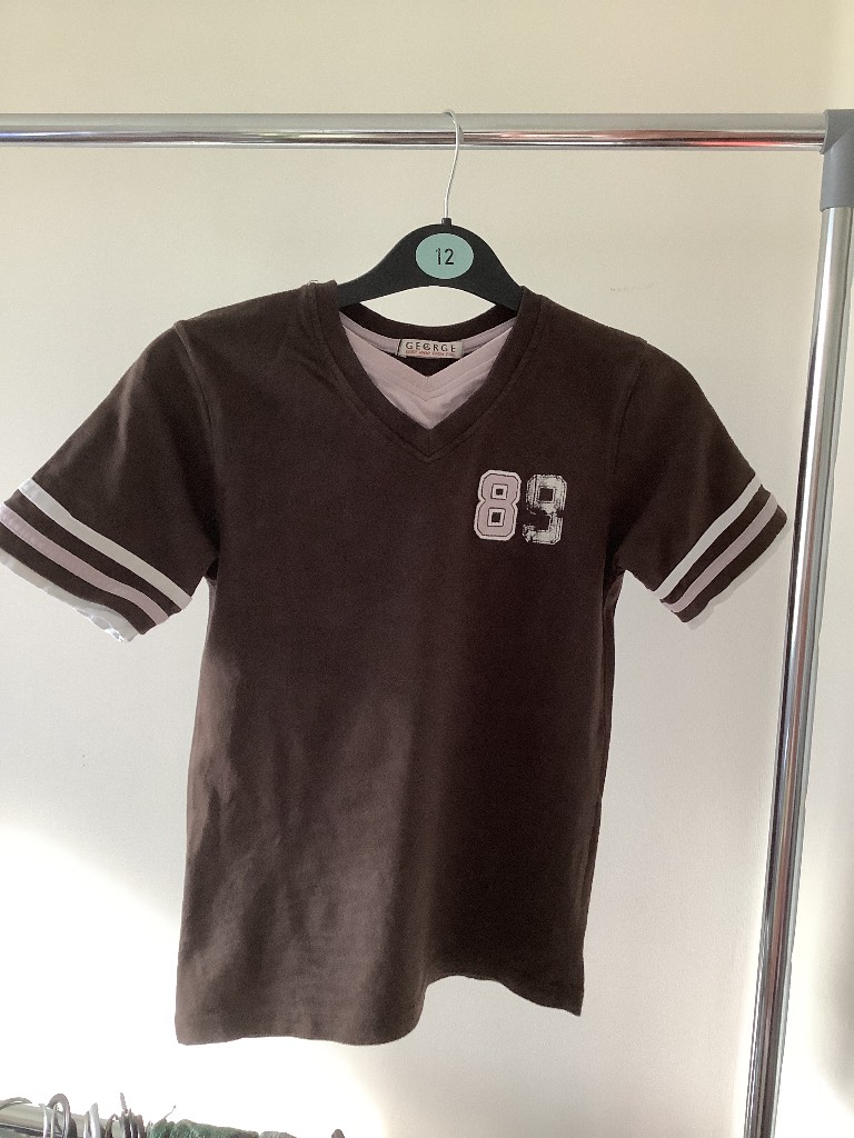 George brown t-shirt age 7-8 years