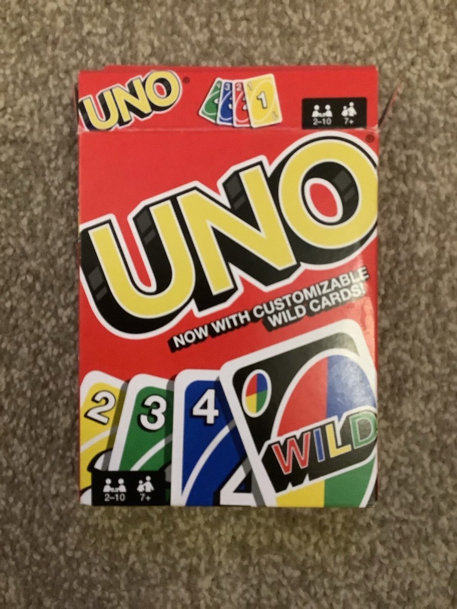 Uno card game