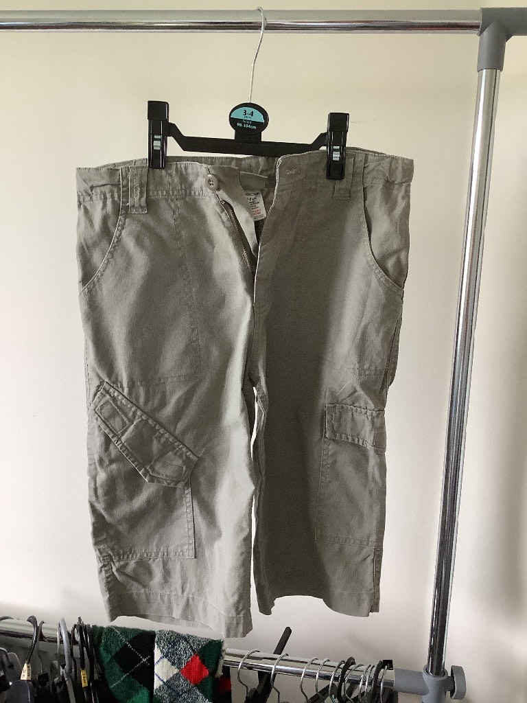Cherokee boys cropped trousers age 7-8 years