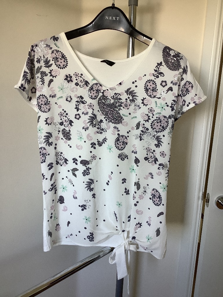 M&Co ivory top size 8