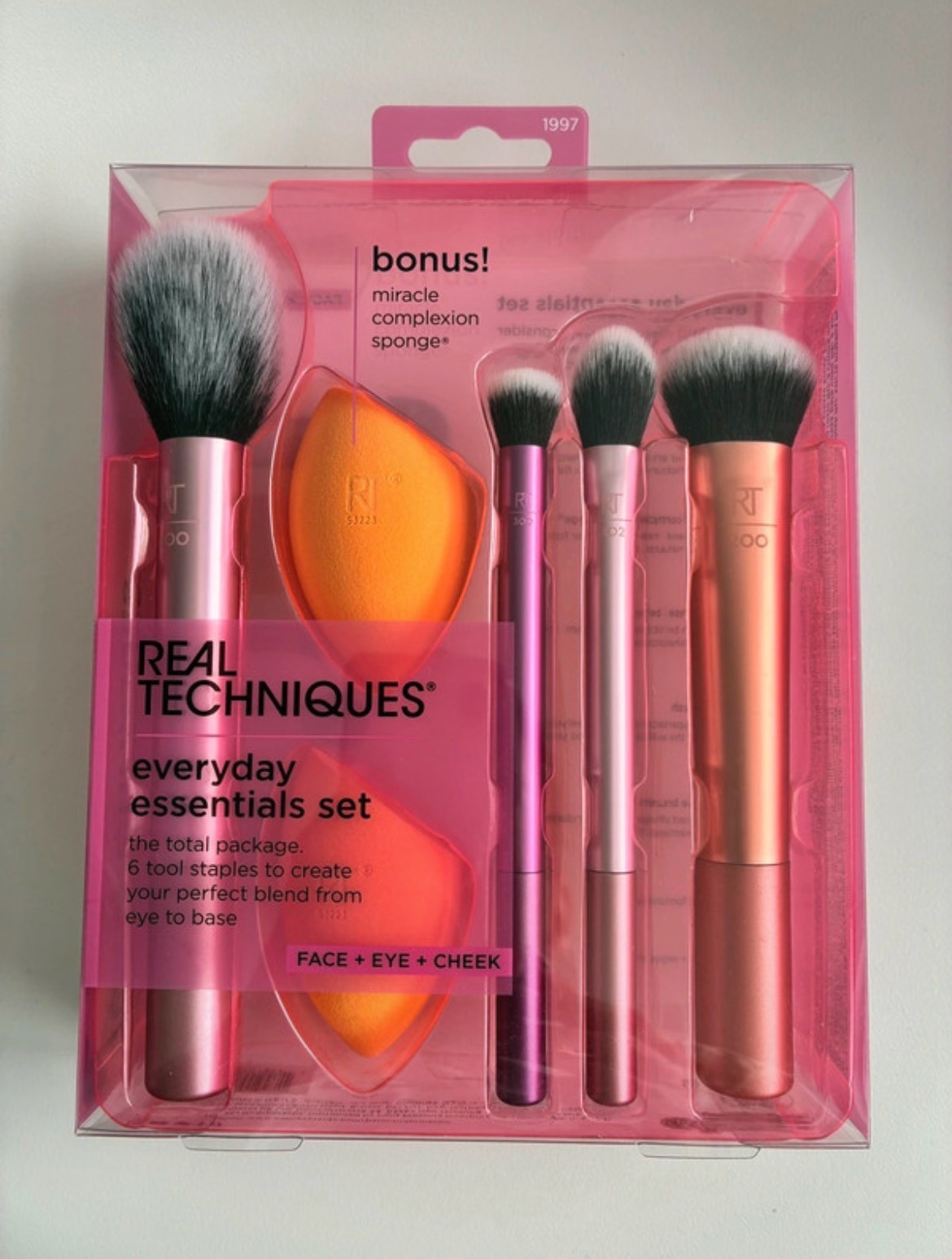 Real Techniques Make up Brushes Set Brand New