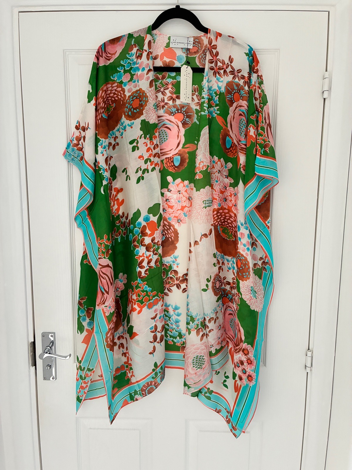 One Hundred Stars Floral Kitsch Bouquet Green Throwover Kimono Jacket One Size