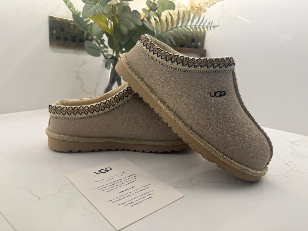 Ugg Tasmans size 8