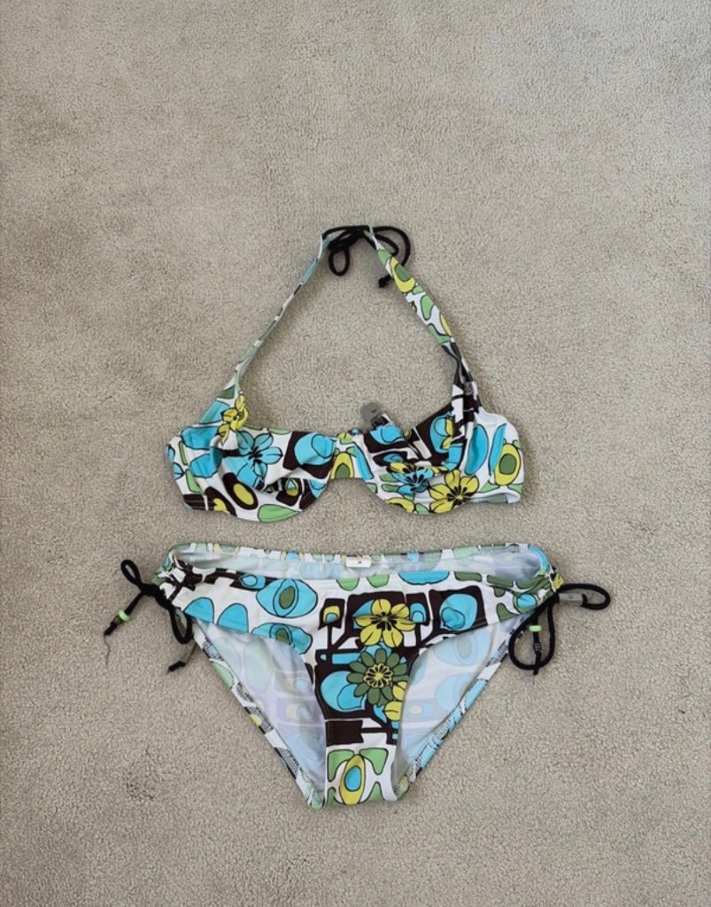 vintage Y2K banana moon patterned halter neck bikini  vintage size 38 but fits more of a 6/8