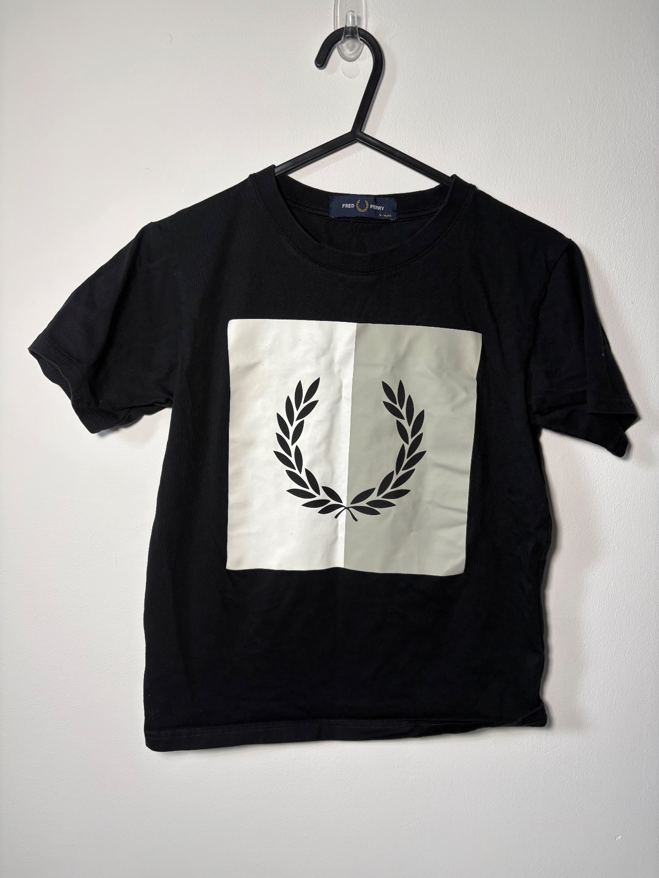 Fred Perry Kids T‑Shirt – Age 9–10 Years – Black Large Laurel Wreath Print