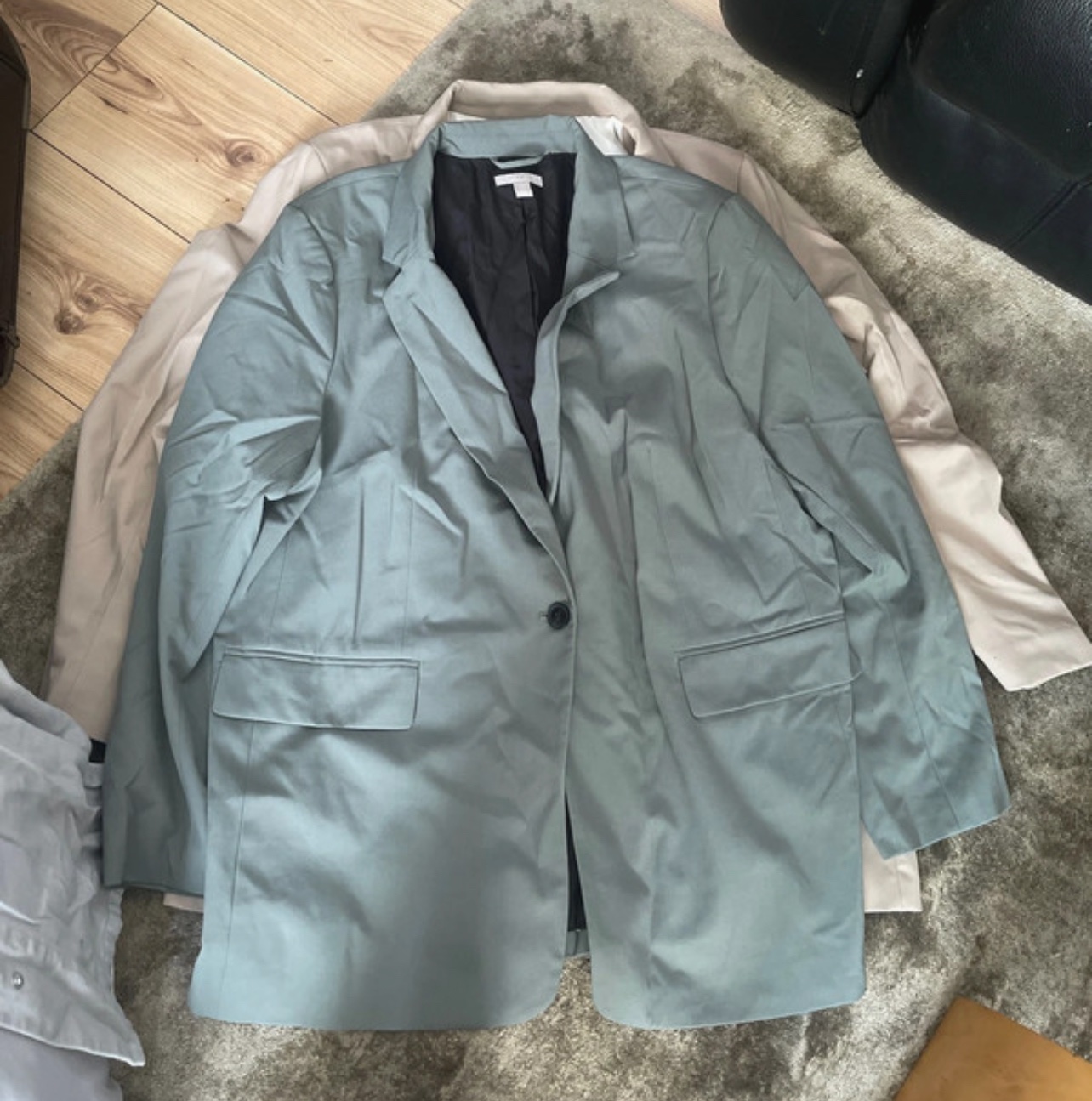 Mixed bundle of jackets and tops size XL