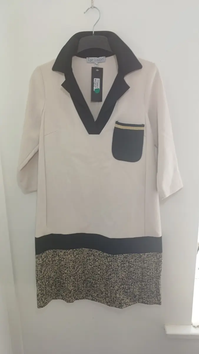 NWT Kate Cooper Cream & Black Shift Dress | Metallic Gold Accent | Size 10 / 36