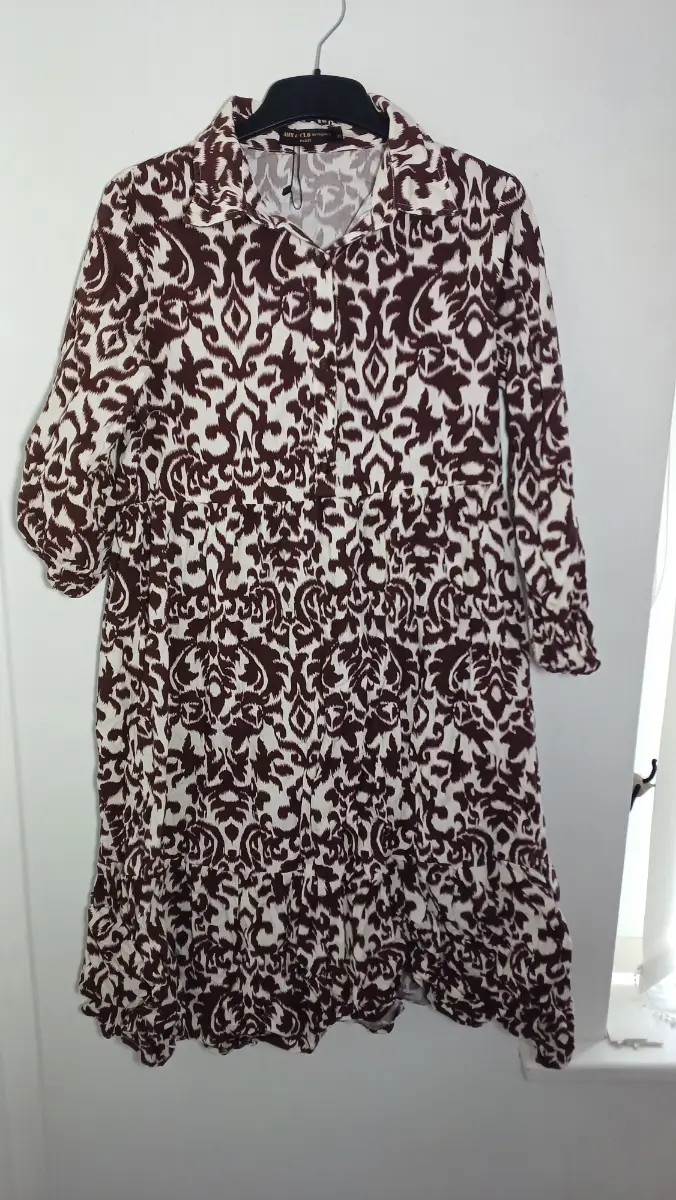Amy & Clo Paris Brown & White Abstract Print Tiered Midi Shirt Dress | Size M
