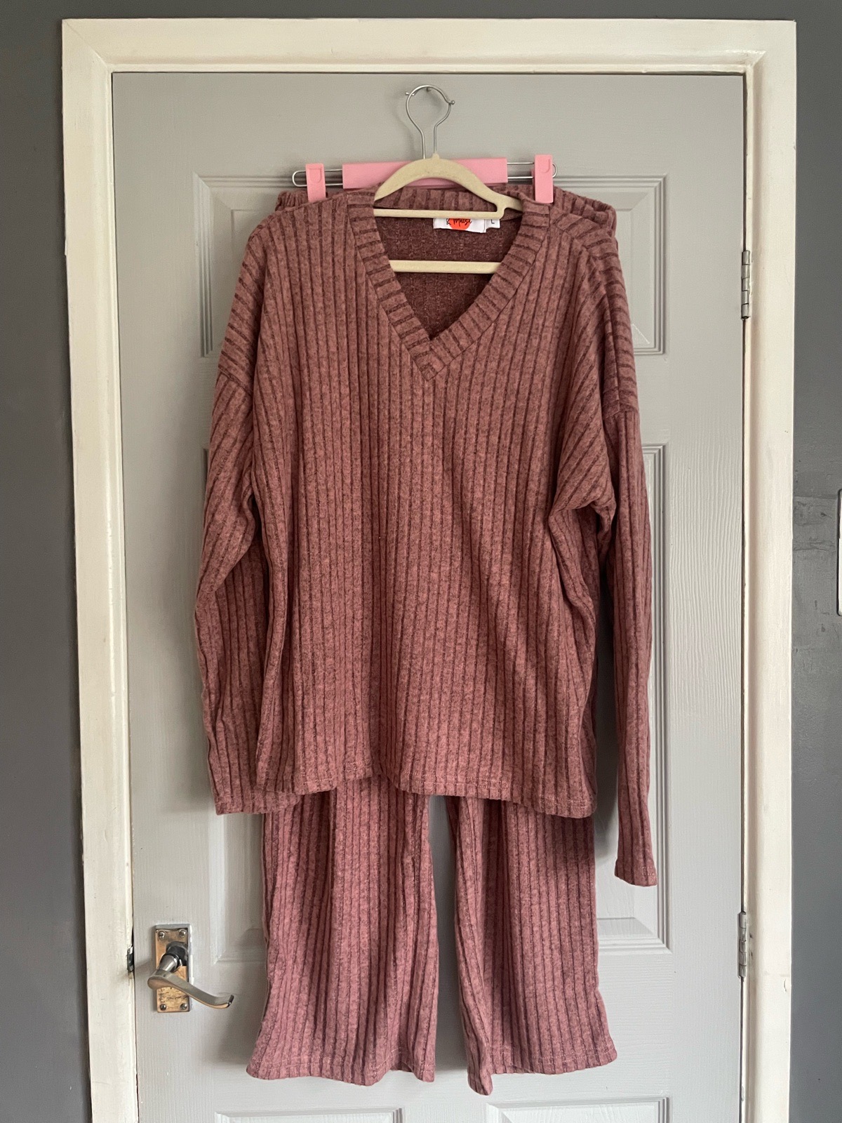 Woman's 2 piece set in light burgundy size L