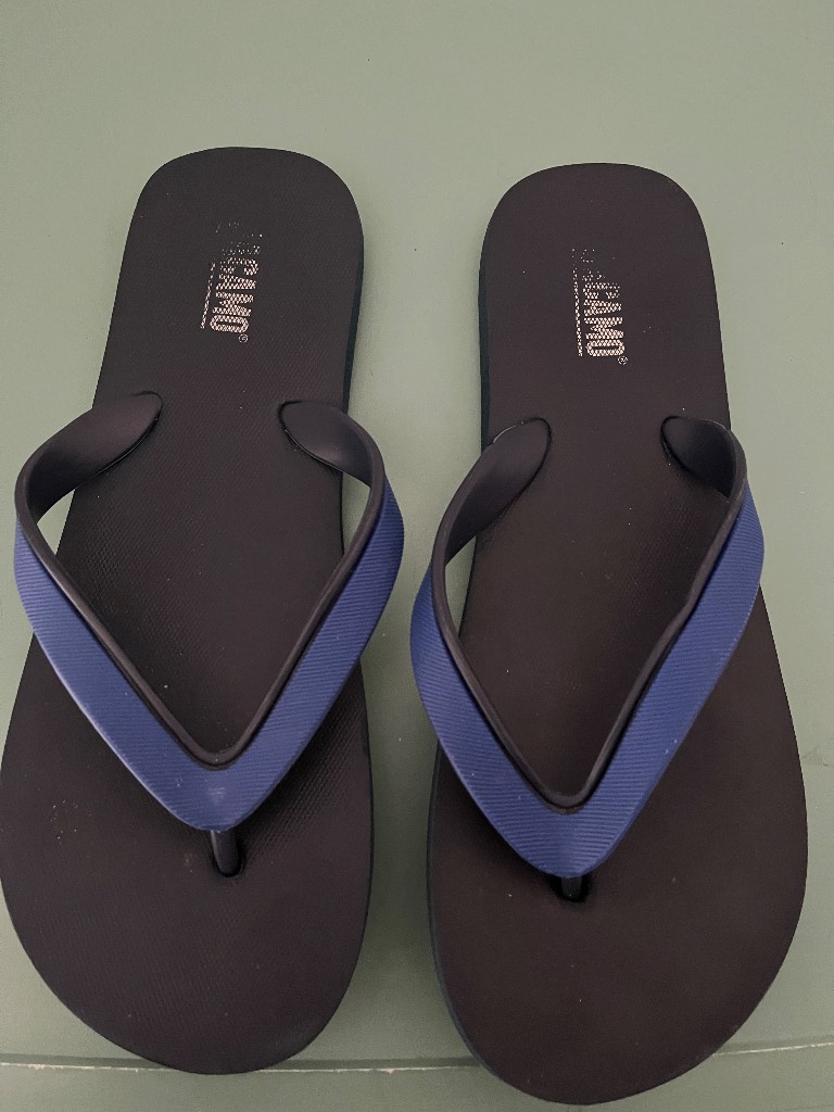 Unisex Blue flip flops size 7/8