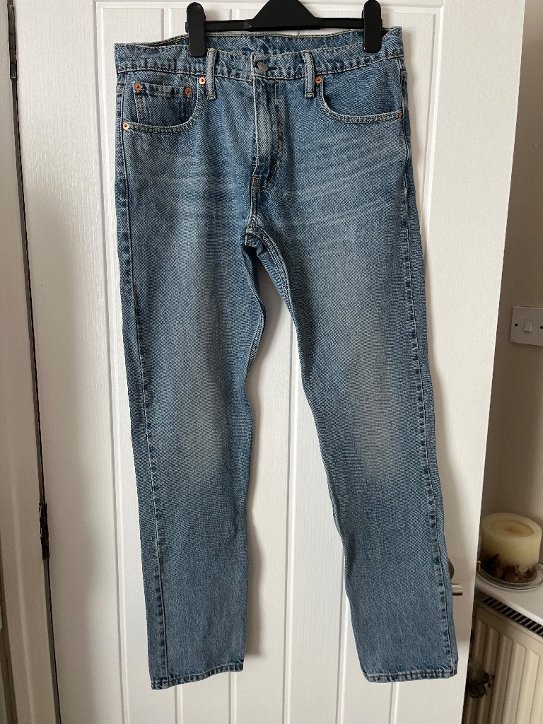Men’s blue Levi Jeans W33” L 32”