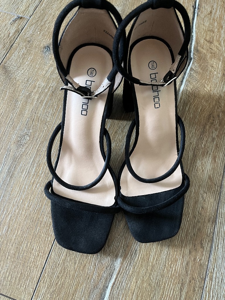 Ladies black faux suede block heel sandal with ankle strap size 7 worn once