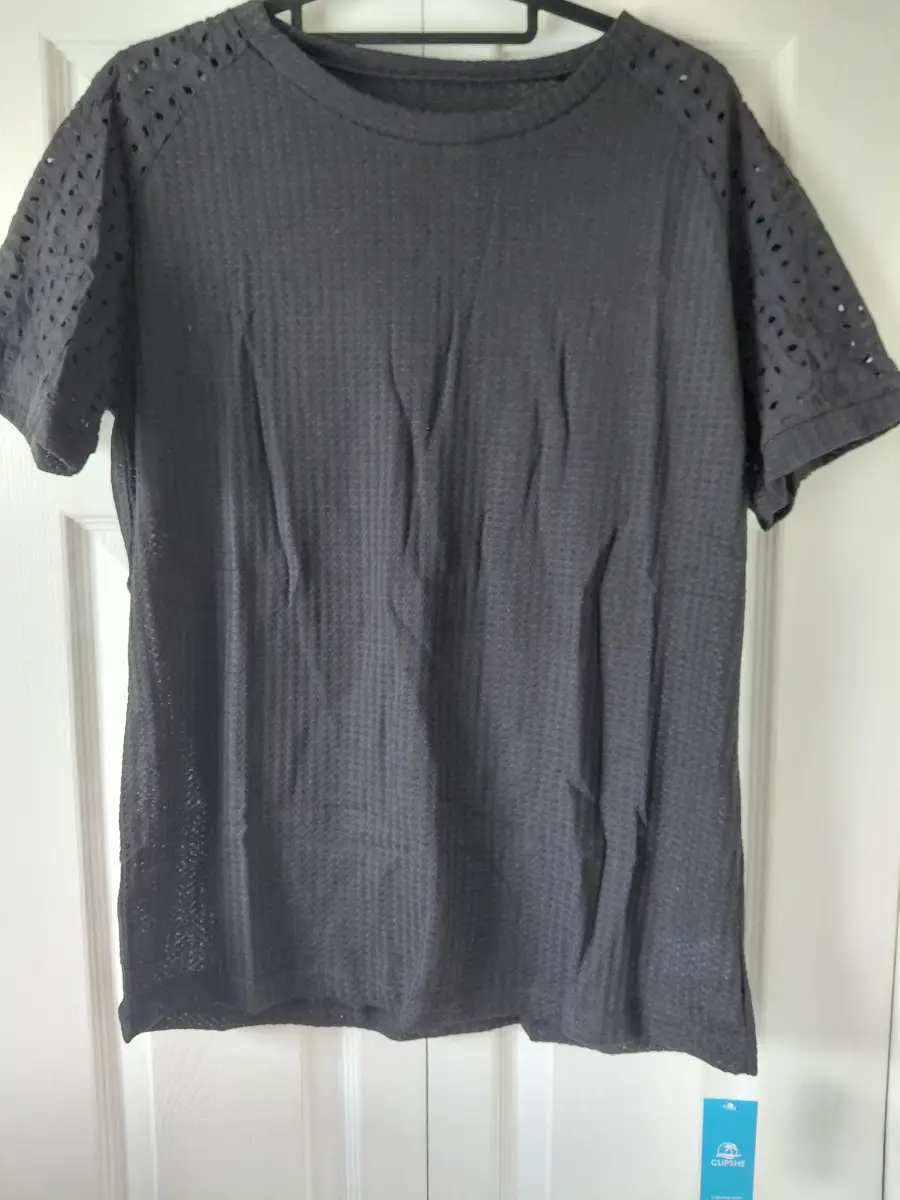 Black short sleeved cutout T shirt top size 14-16