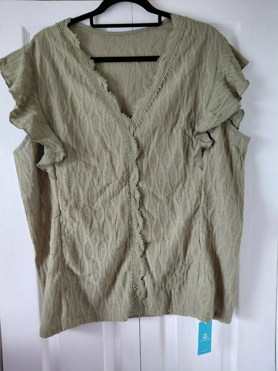 Textured Flutter Sleeve Blouses V-Neck Short Sleeve Lace size 22