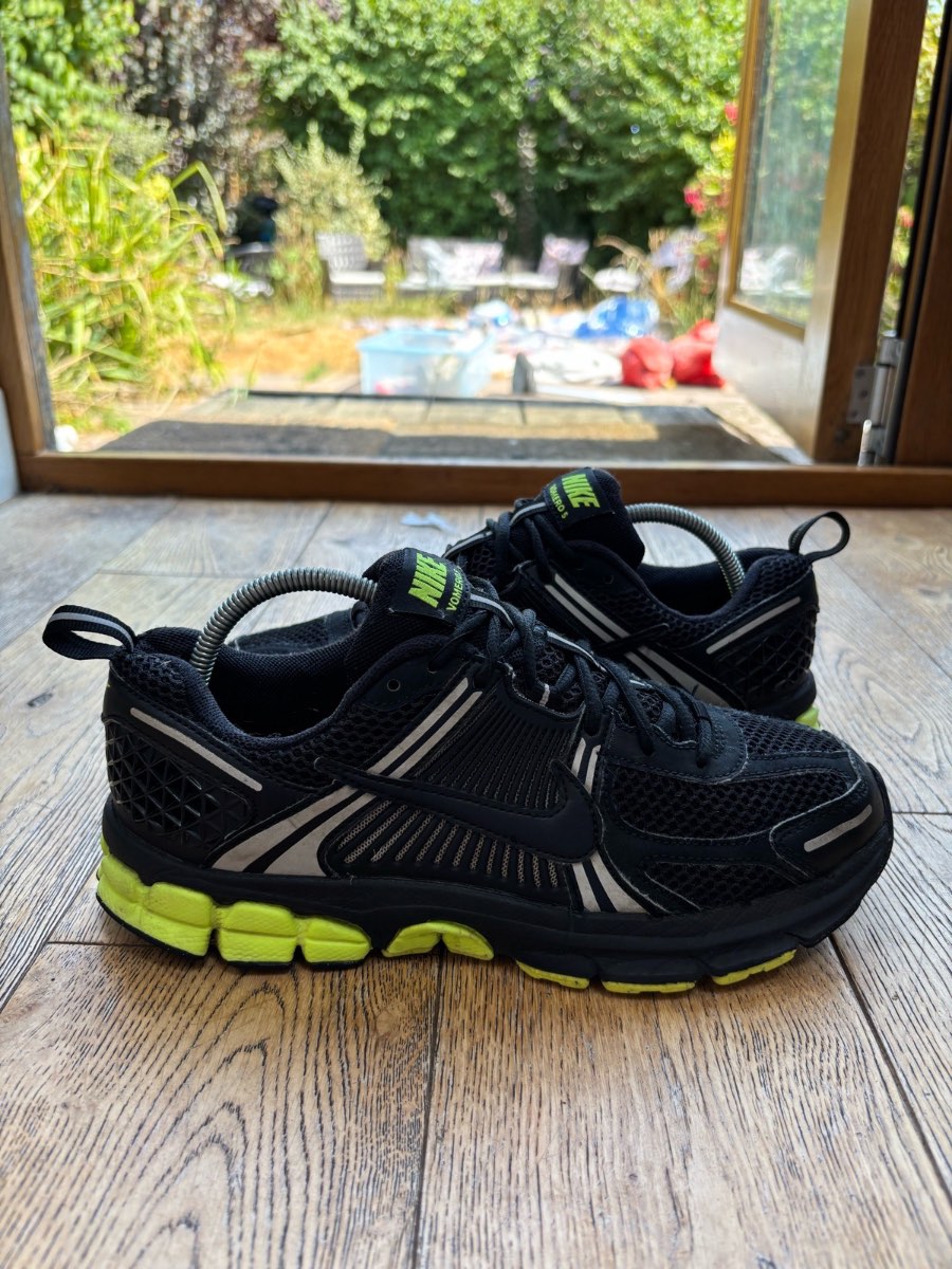 Nike vomero black and neon green uk 6