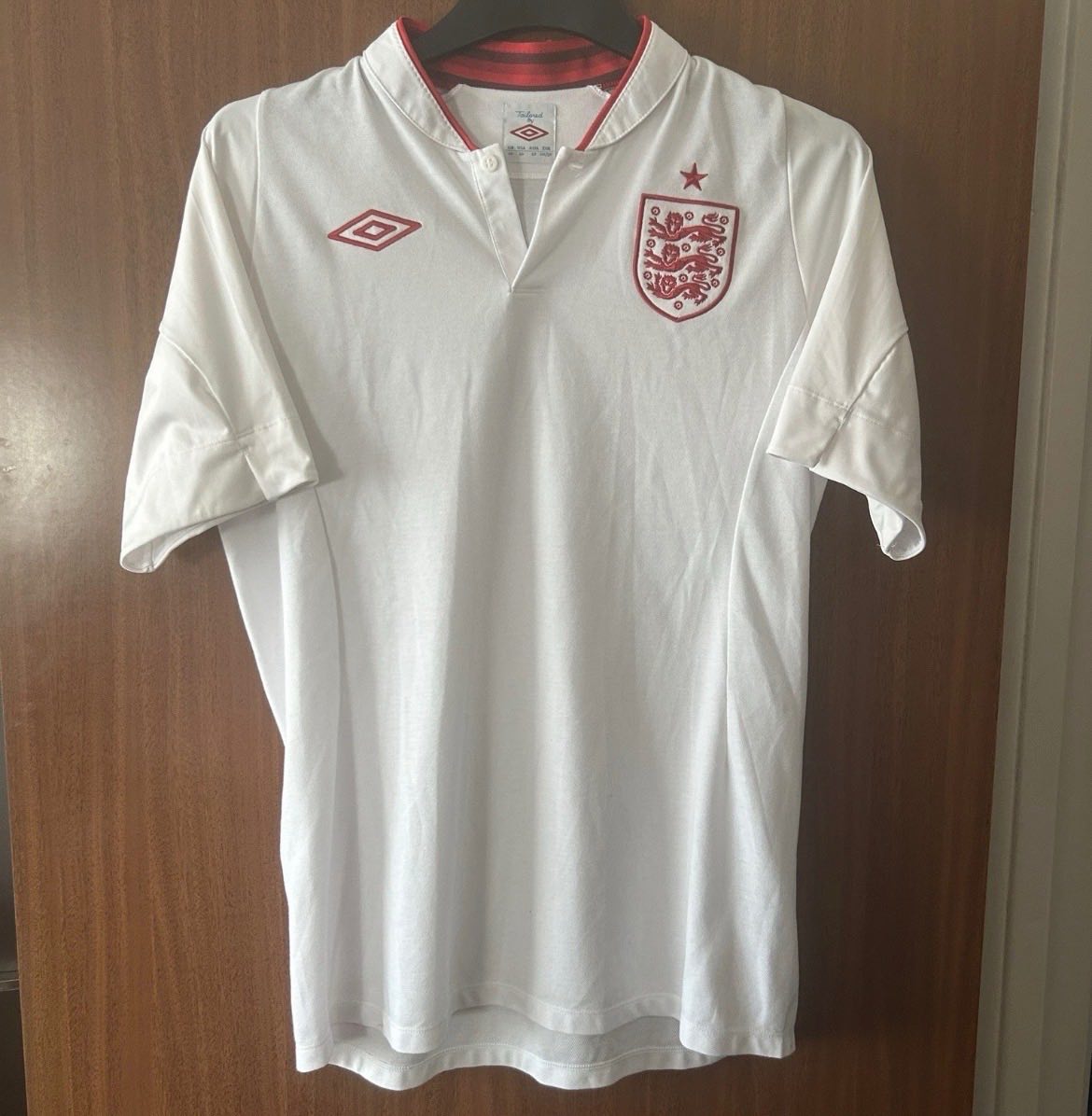 England 2010 2012 Home Shirt Medium Umbro White Football Jersey